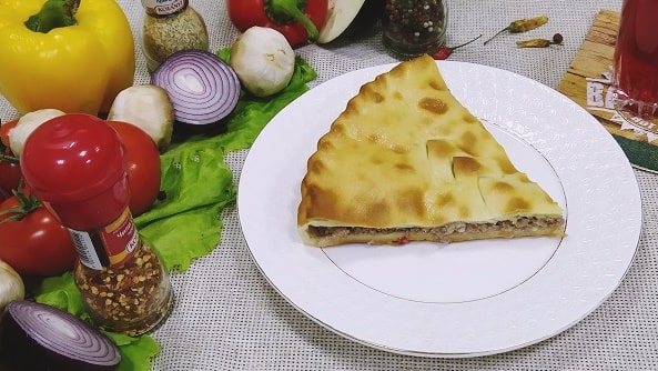 Осетинский пирог с говядиной, грибами и сыром от пекарни  «Супер Пироги»